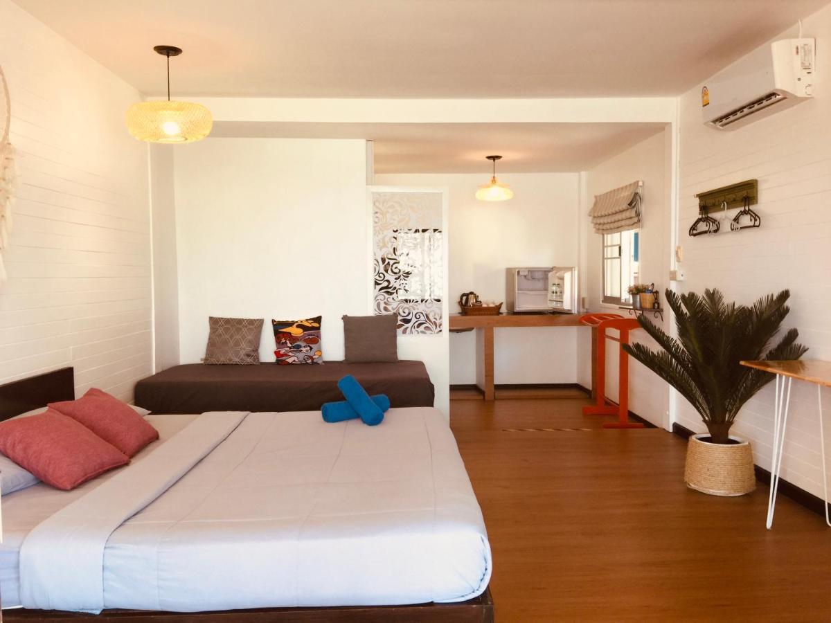 Insook Ko Larn Resort Екстериор снимка